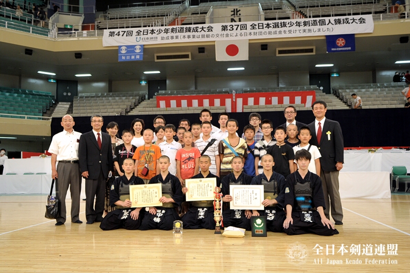 中学生団体 二位:昭島中央剣友会