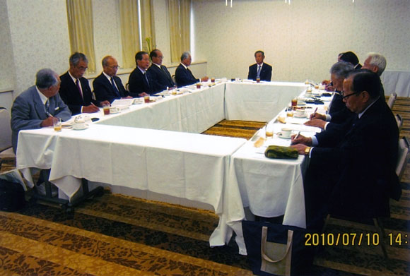 東北・北海道県連会長との会同風景