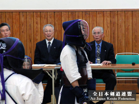 第2回全日本都道府県対抗女子剣道優勝大会_審判会議風景_003